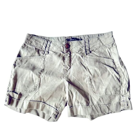 Level 99 Green Linen Blend Shorts - Picture 1 of 8